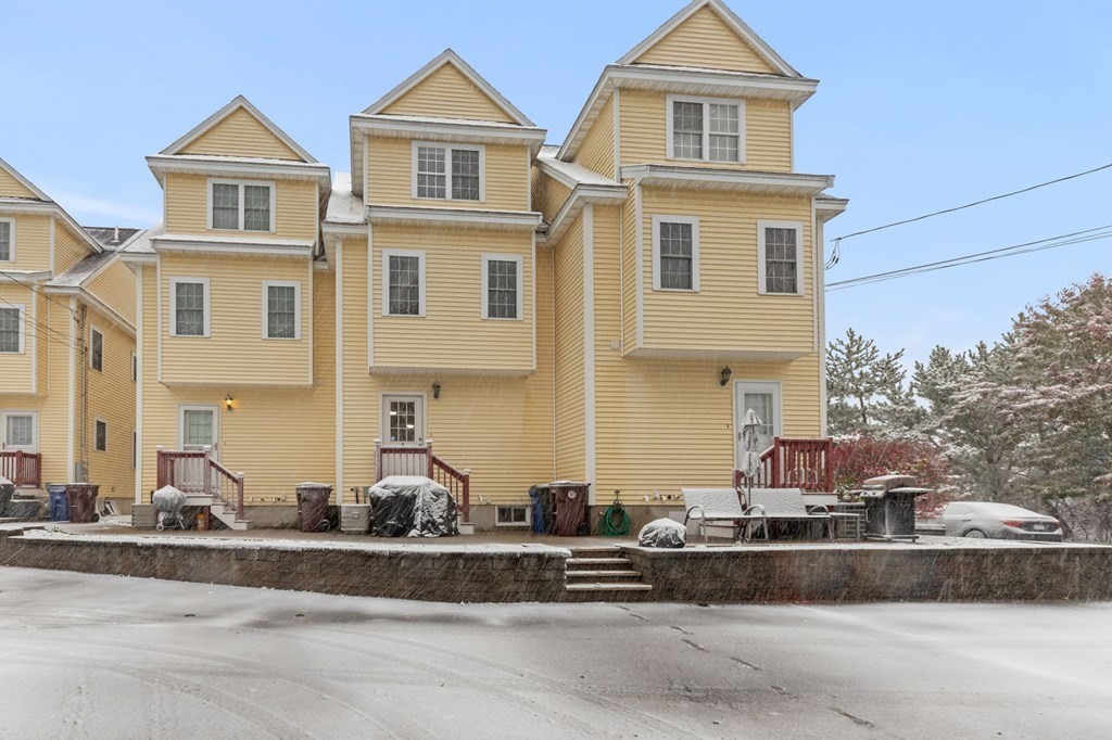 182 North Shore Road, Unit 8 Revere, MA 02151 - Photo 2 of 20 Gallery Image 2