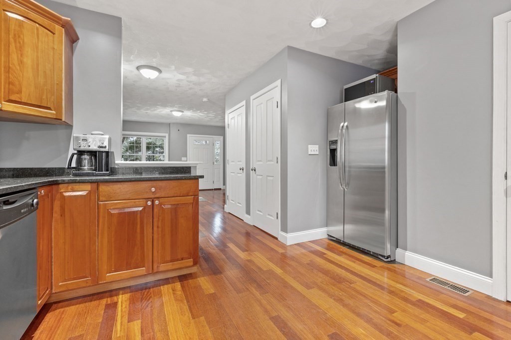 182 North Shore Road, Unit 8 Revere, MA 02151 - Photo 3 of 20 Gallery Image 3