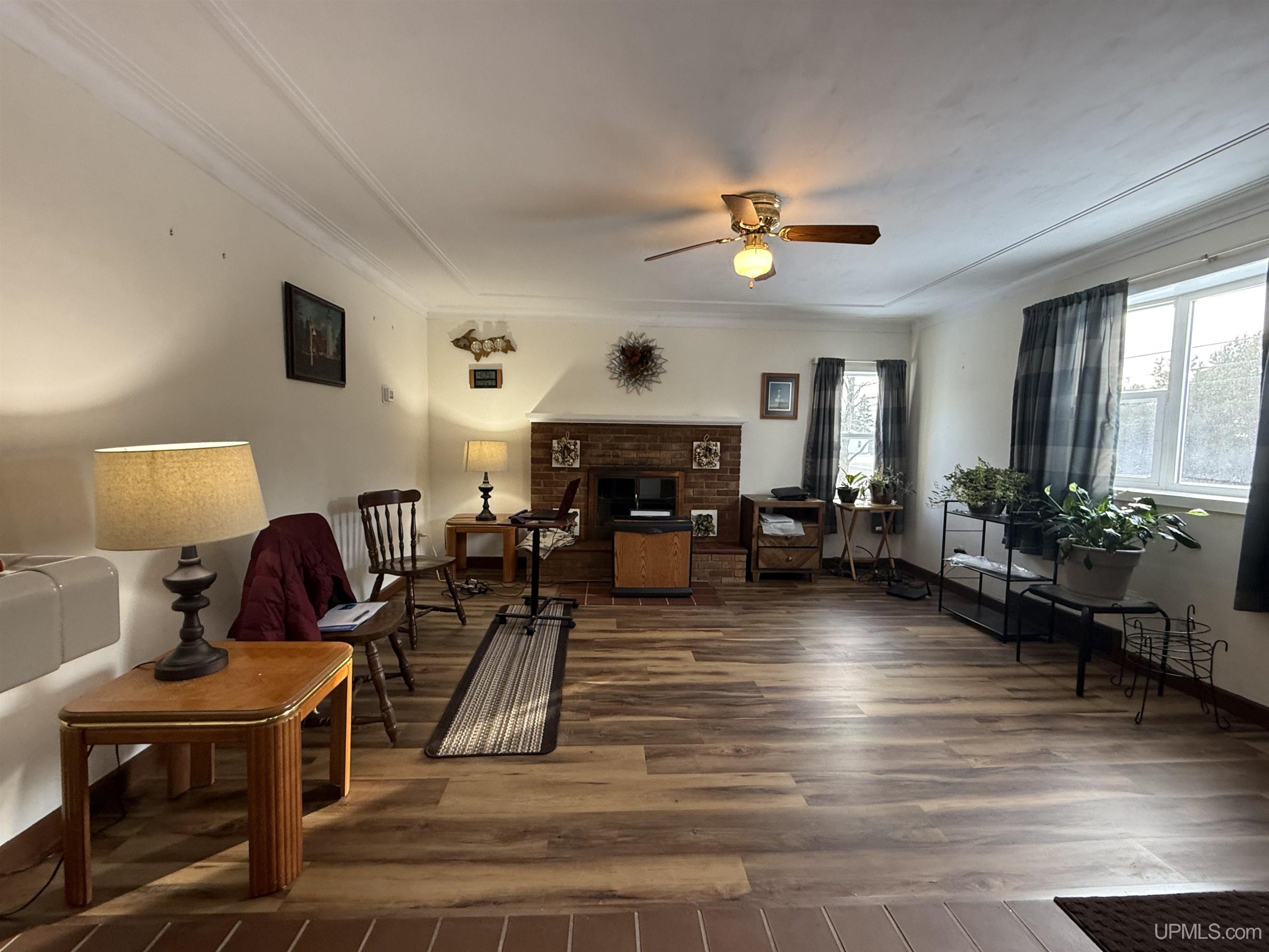 1305 South Lincoln Road Escanaba, MI 49829 - Photo 5 of 39 Gallery Image 5