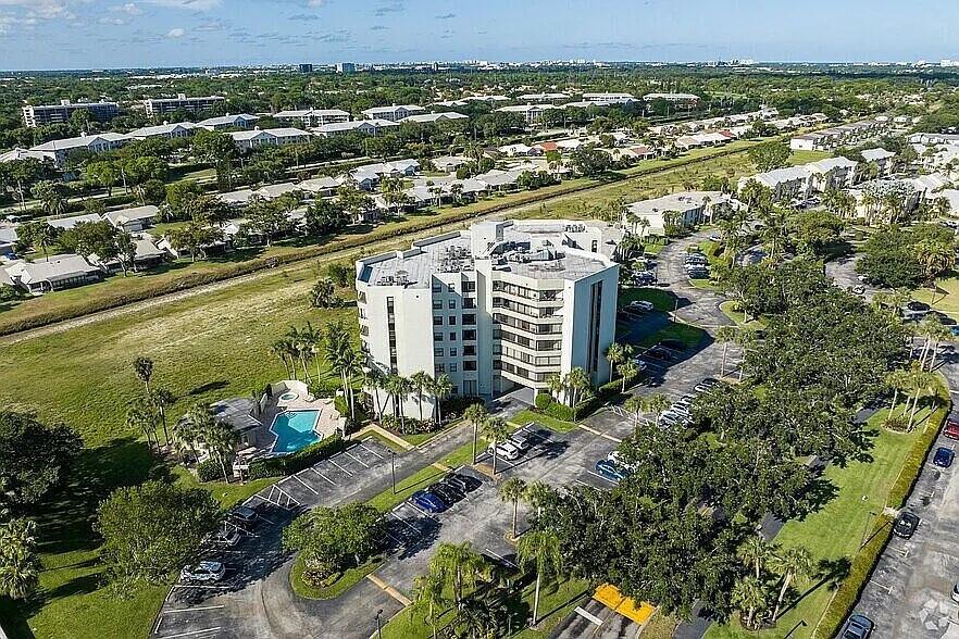 6463 La Costa Drive, Unit 105 Boca Raton, FL 33433 - Photo 2 of 40 a view of a city