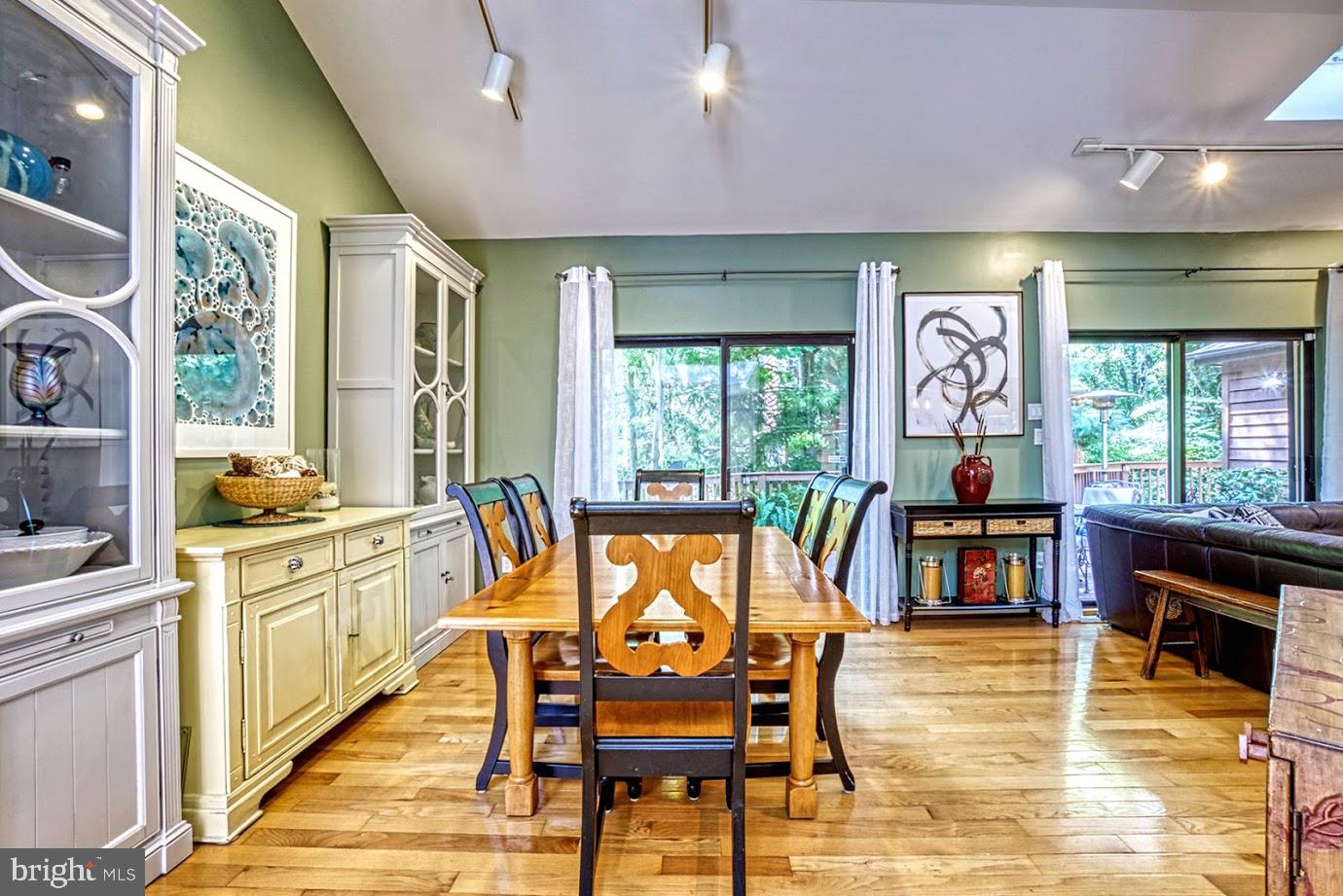 2122 South Bay Lane Reston, VA 20191 - Photo 12 of 41 Perfect space for entertaining!