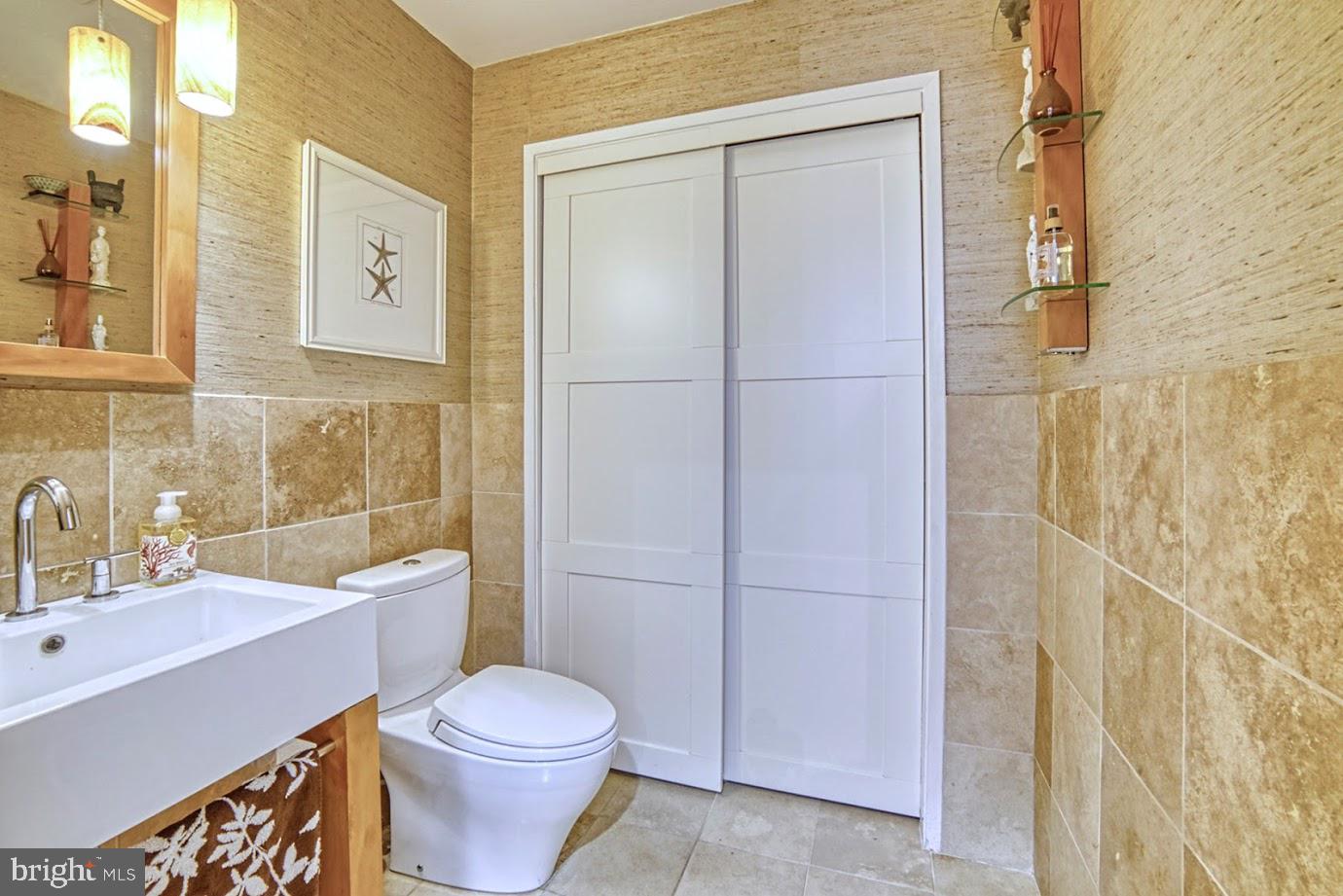 2122 South Bay Lane Reston, VA 20191 - Photo 22 of 41 Updated powder room on main level
