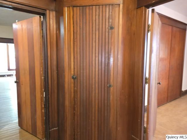 102 Center Street Augusta, IL 62311 - Photo 21 of 31 a close view of curtain with window