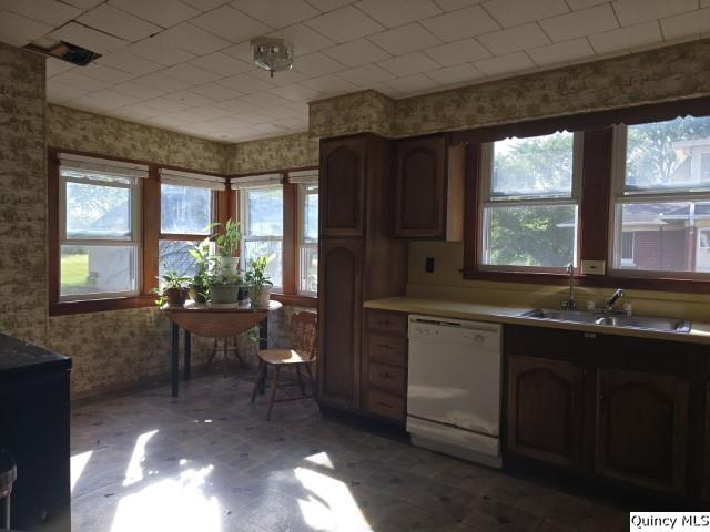 102 Center Street Augusta, IL 62311 - Photo 10 of 31