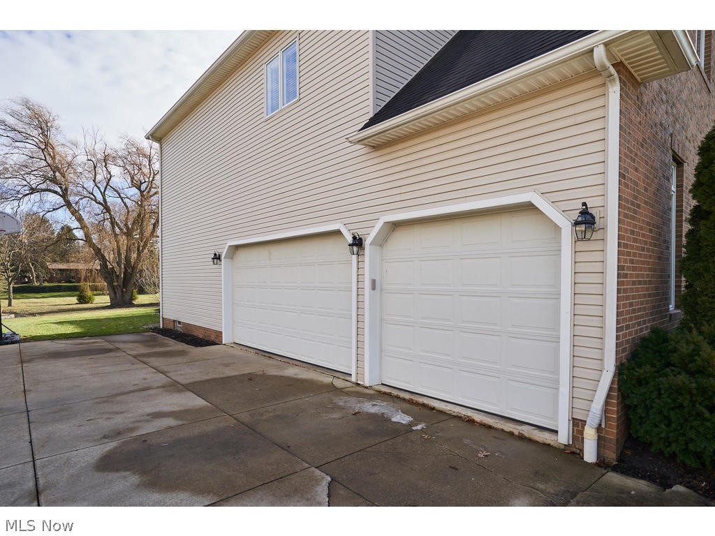 1071 Sand Run Road Akron, OH 44313 - Photo 29 of 33 3 Car Storage Garage