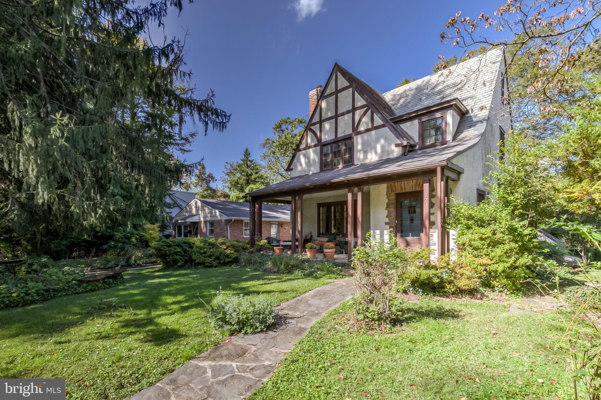 2234 Crest Road Baltimore, MD 21209 - Photo 3 of 59 Gallery Image 3
