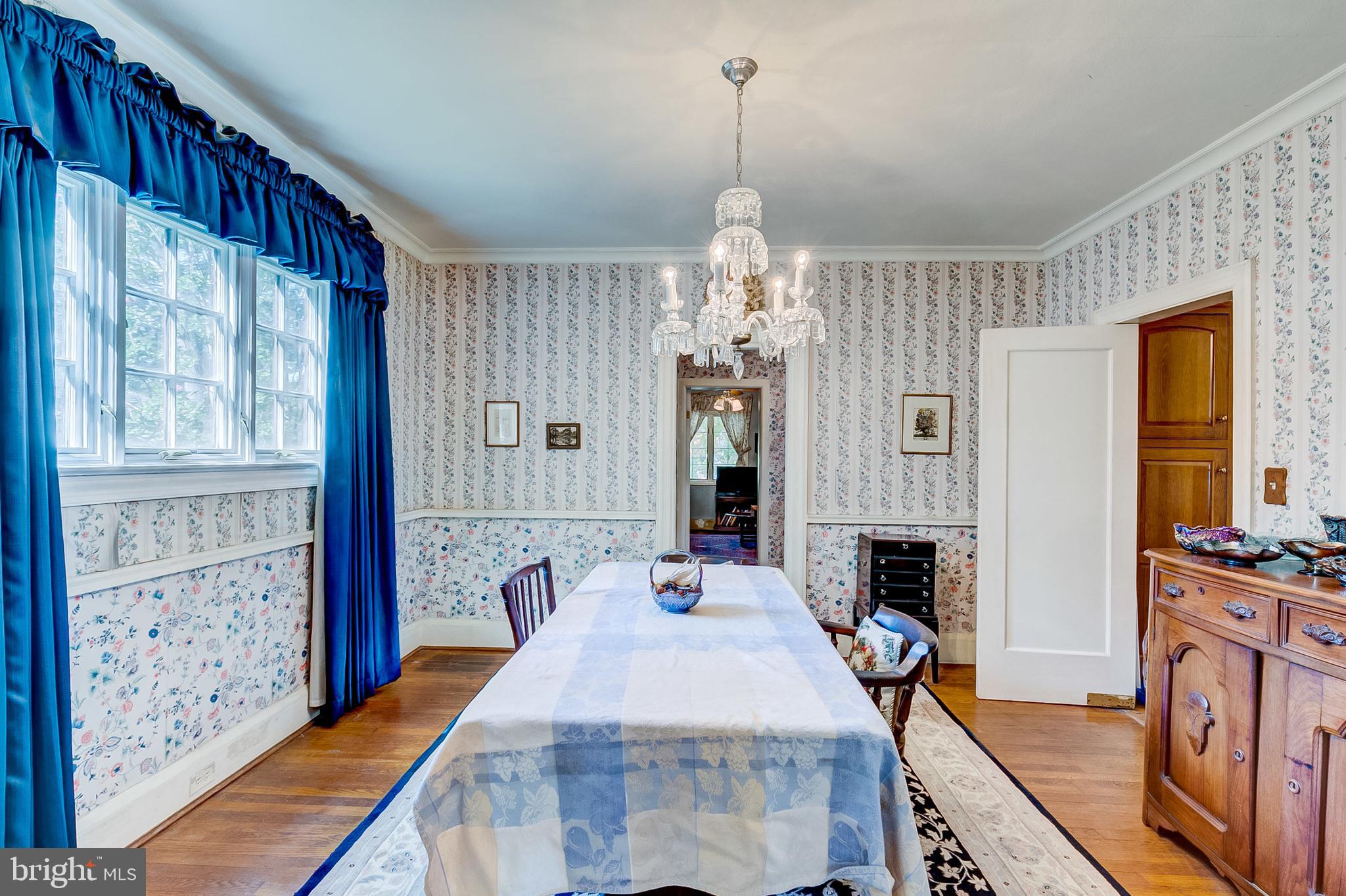 2234 Crest Road Baltimore, MD 21209 - Photo 21 of 59 Dining room