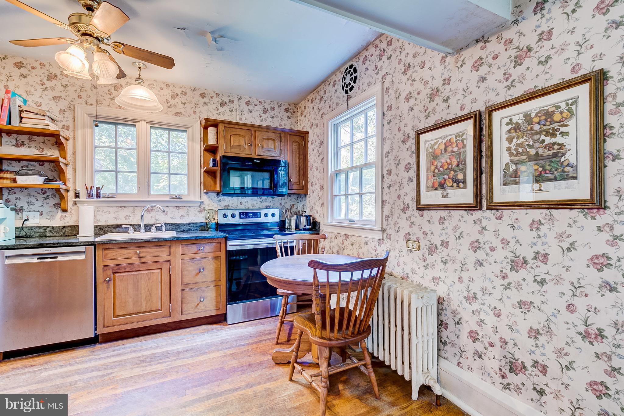 2234 Crest Road Baltimore, MD 21209 - Photo 27 of 59 Eat-in kitchen