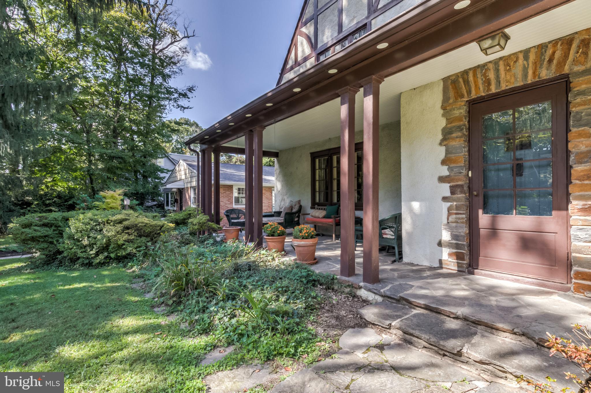 2234 Crest Road Baltimore, MD 21209 - Photo 4 of 59 Gallery Image 4
