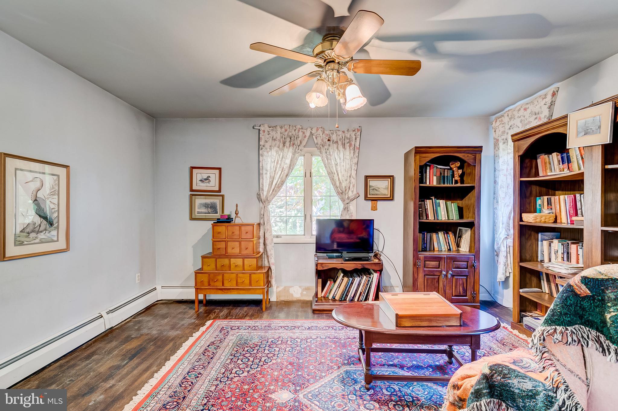 2234 Crest Road Baltimore, MD 21209 - Photo 38 of 59 1st floor master