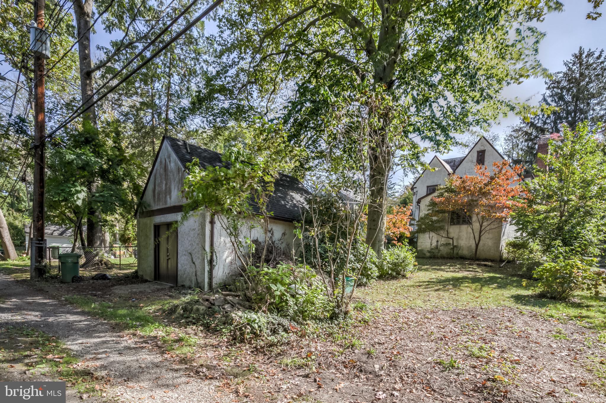 2234 Crest Road Baltimore, MD 21209 - Photo 10 of 59 Gallery Image 10