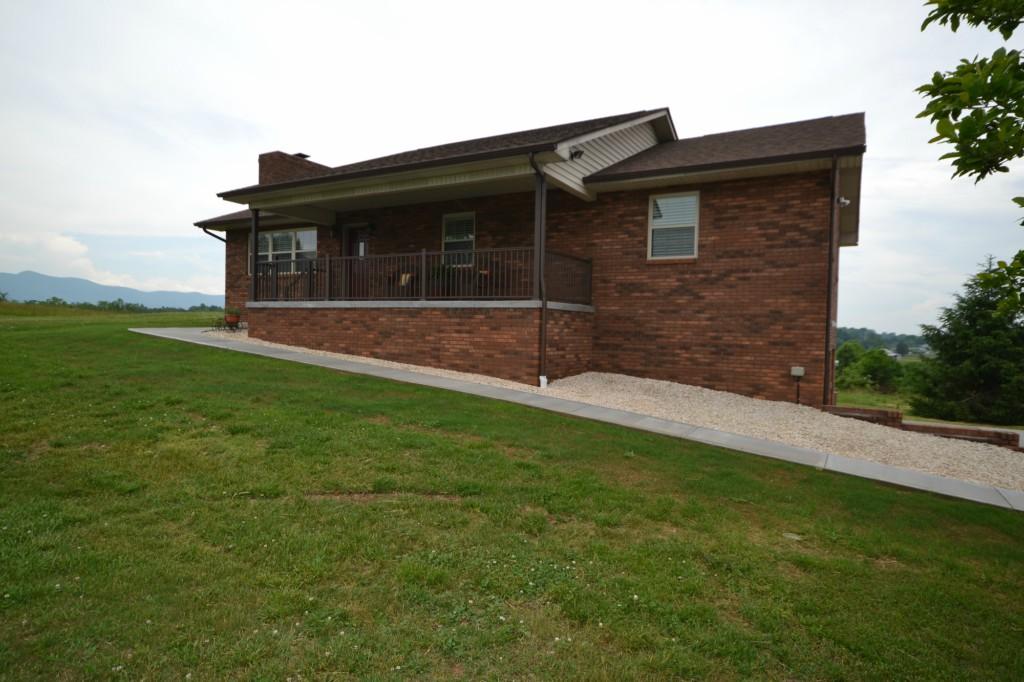 131 Keeble Road Maryville, TN 37804 - Photo 1 of 36 A