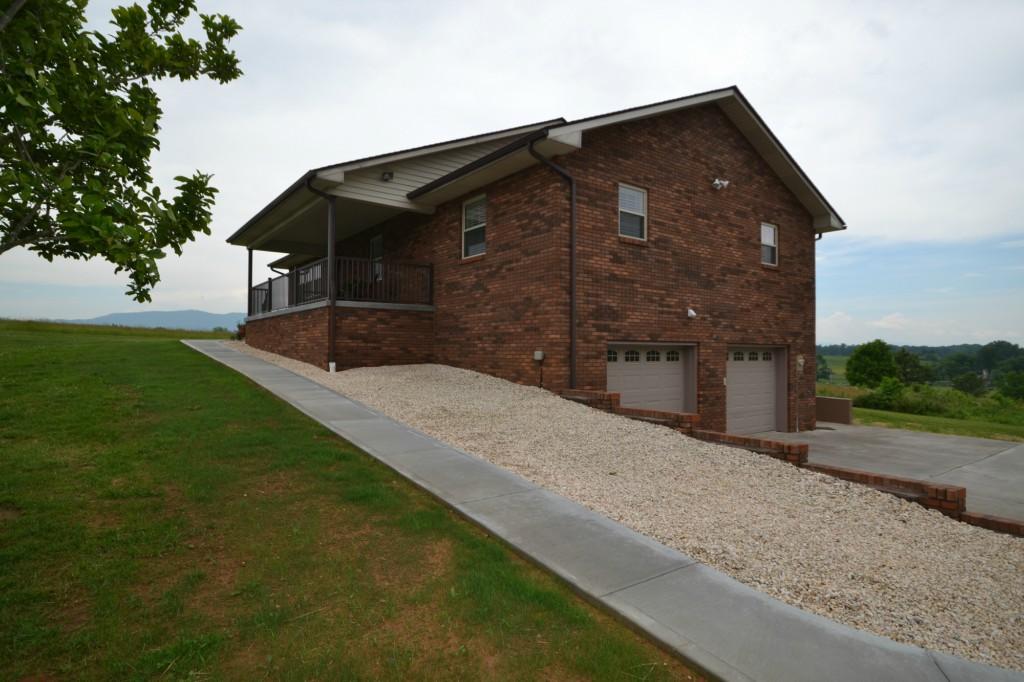 131 Keeble Road Maryville, TN 37804 - Photo 4 of 36 D
