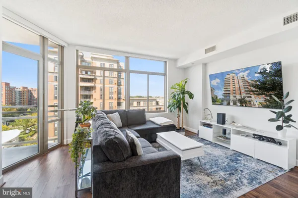 $500,000 | 3650 South Glebe Road, Unit 846, Arlington, VA 22202