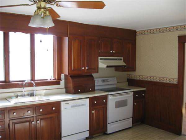 9 Gordon Road Shrewsbury, MA 01545 - Photo 8 of 12 Gallery Image 8