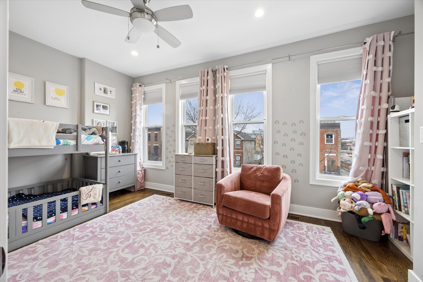 3517 South Prairie Avenue Chicago, IL 60653 - Photo 12 of 29