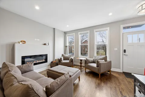 $799,000 | 3517 South Prairie Avenue, Chicago, IL 60653