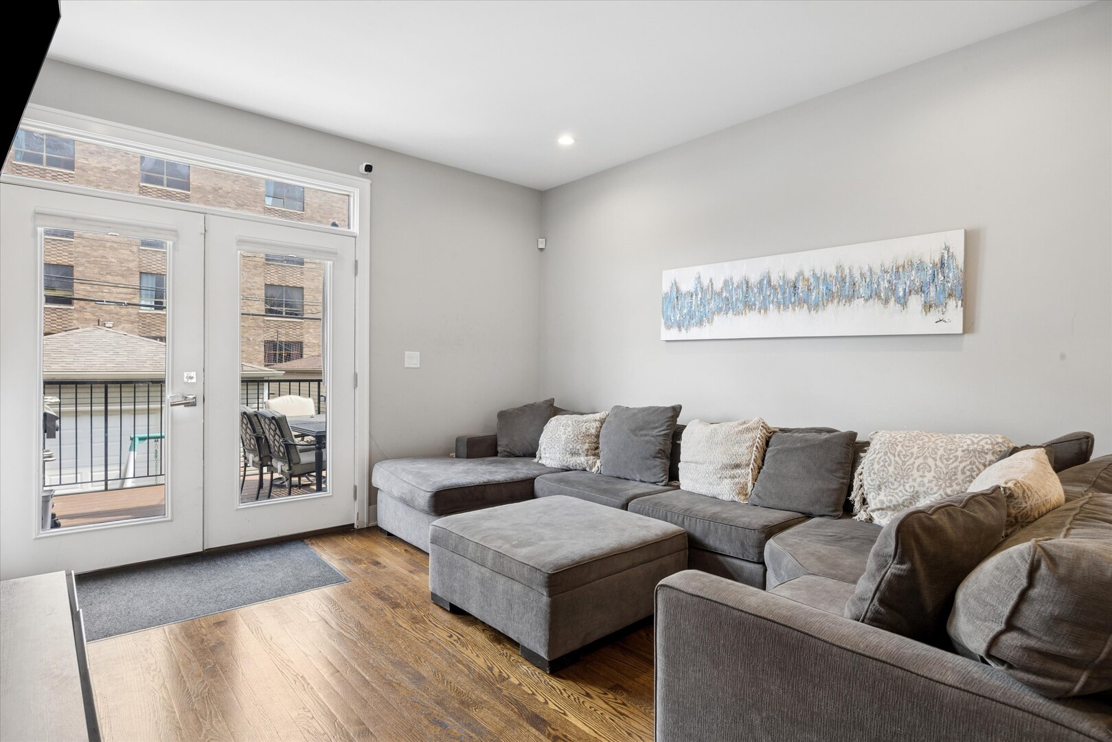 3517 South Prairie Avenue Chicago, IL 60653 - Photo 8 of 29