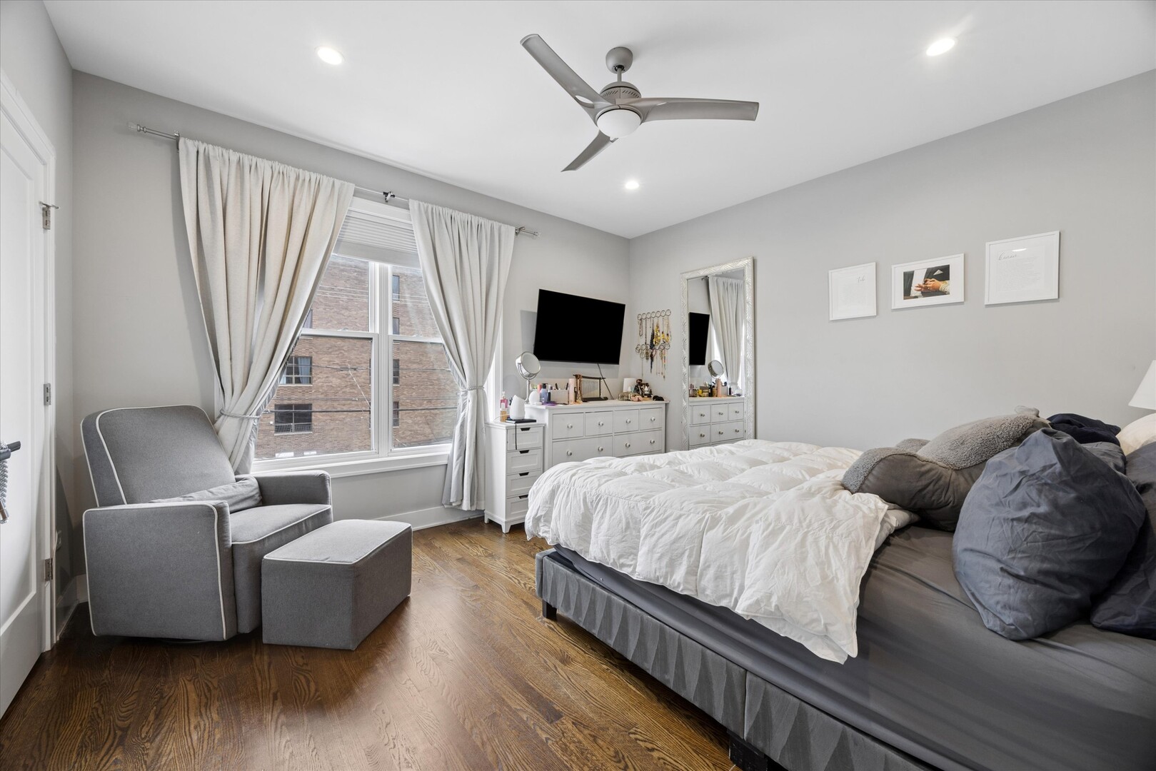 3517 South Prairie Avenue Chicago, IL 60653 - Photo 9 of 29
