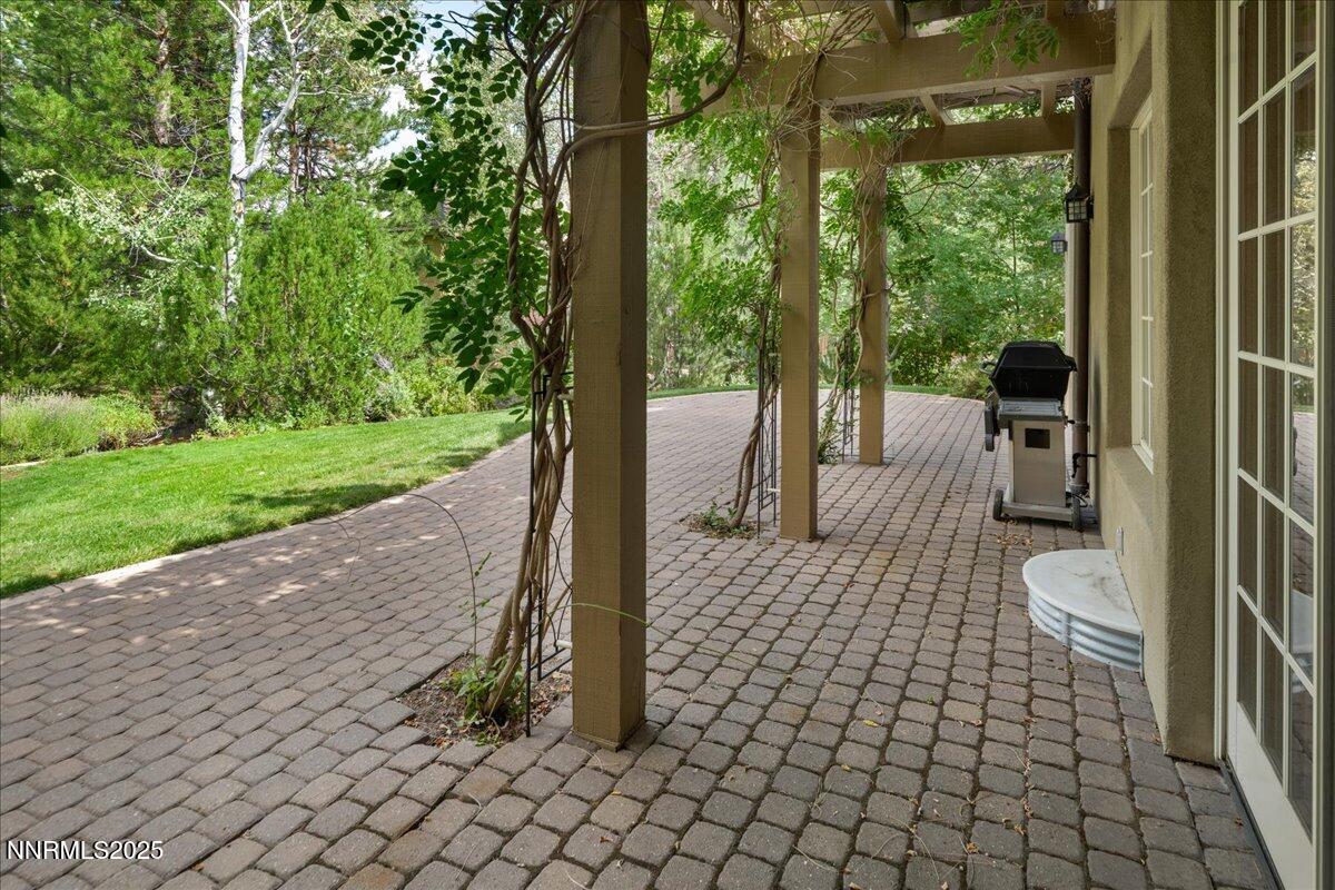 6410 Zermatt Court Reno, NV 89511 - Photo 46 of 52 a bathroom with a toilet