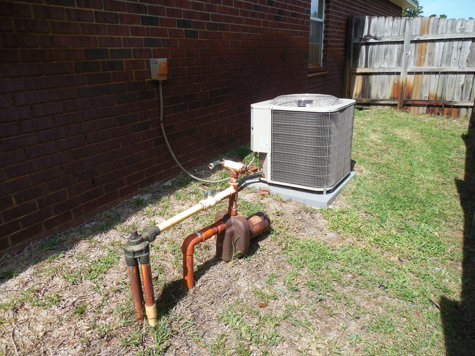 2095 Jessica Way Navarre, FL 32566 - Photo 12 of 52 Lawn Pump