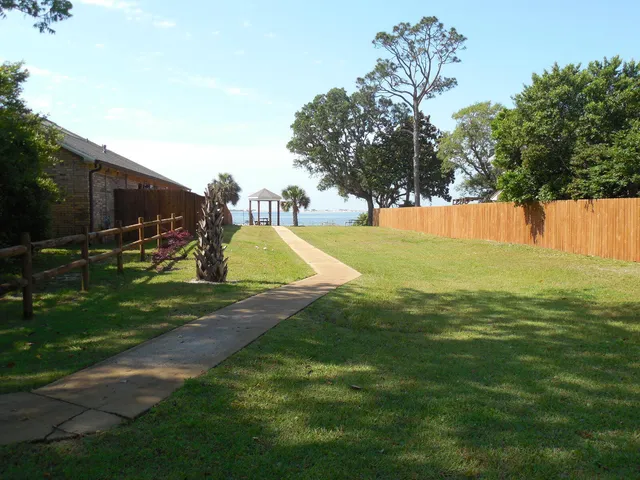 $360,000 | 2095 Jessica Way, Navarre, FL 32566