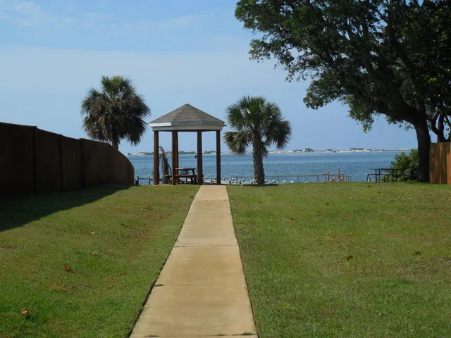 $360,000 | 2095 Jessica Way, Navarre, FL 32566