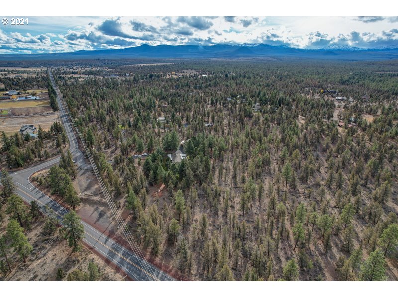 67367 Gist Road Bend, OR 97703 - Photo 32 of 32 a view of mountain with wooden floor