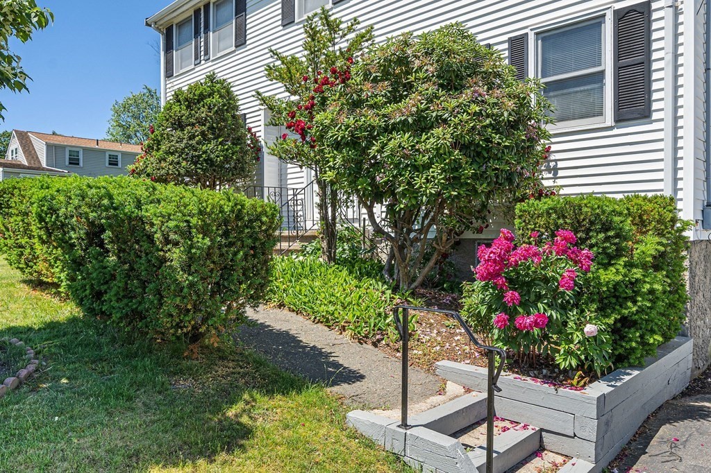 8 Old Farm Road Randolph, MA 02368 - Photo 5 of 40 Gallery Image 5