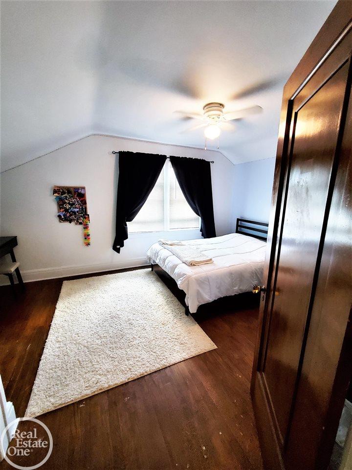 15713 Charles R Avenue Eastpointe, MI 48021 - Photo 36 of 65 50057999-36.JPG