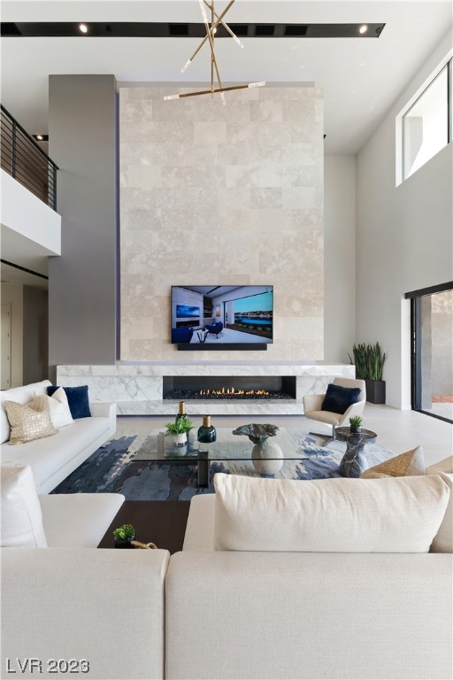 5 Falling Ridge Lane Henderson, NV 89011 - Photo 8 of 14 Gallery Image 8