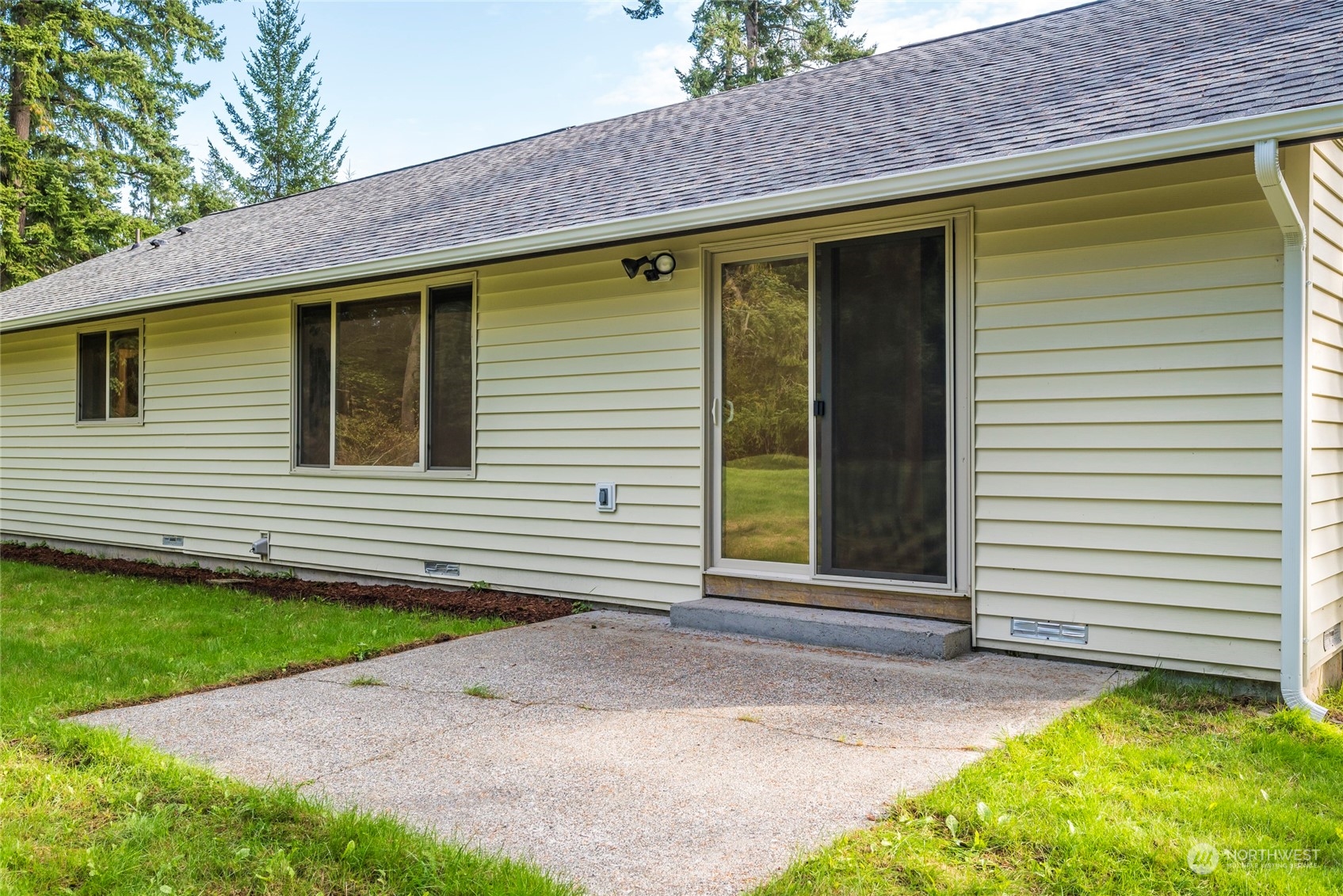 1395 Eagle Ridge Road Oak Harbor, WA 98277 - Photo 16 of 38 Gallery Image 16