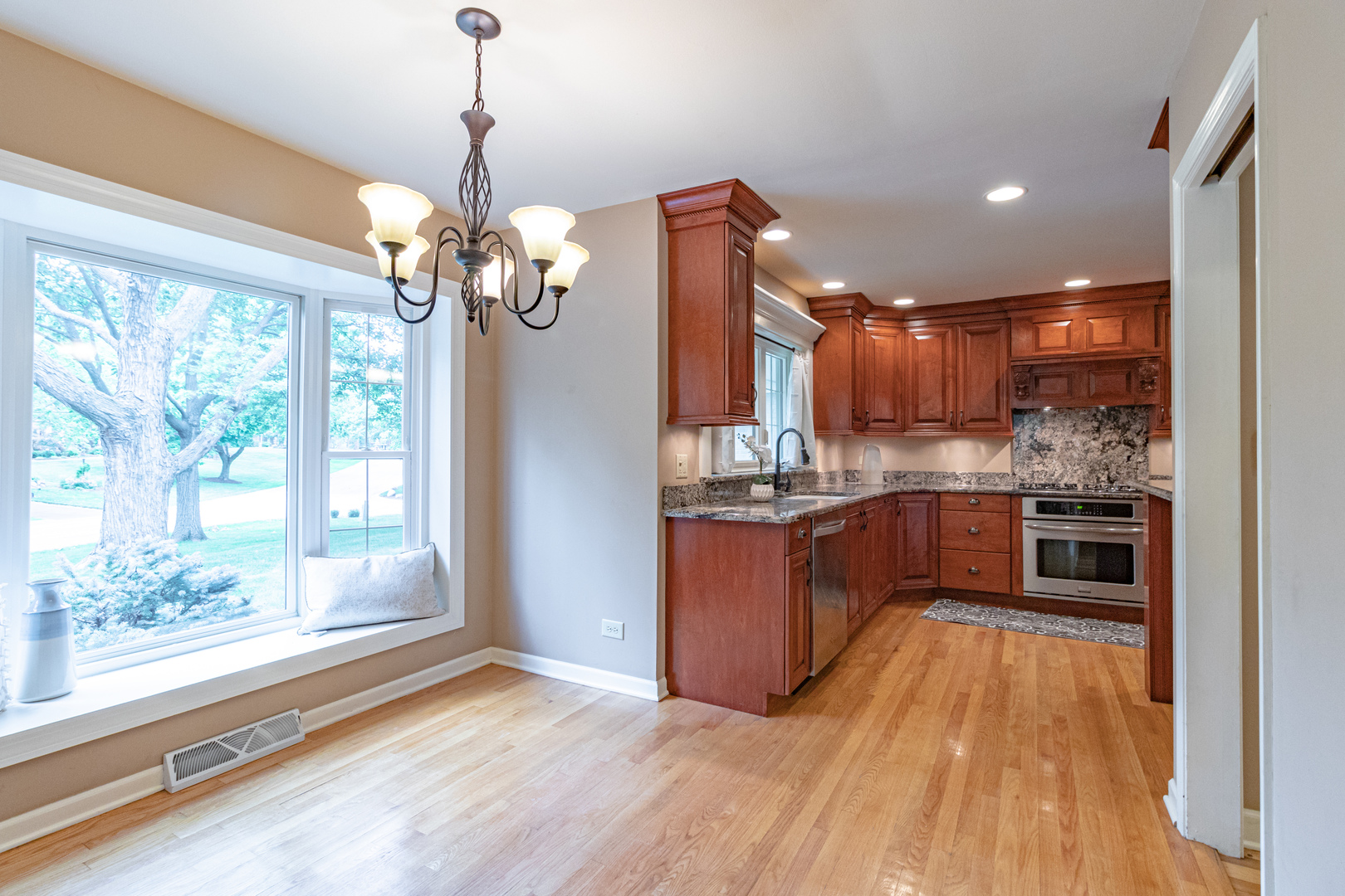 381 North Valley Road Barrington, IL 60010 - Photo 14 of 51