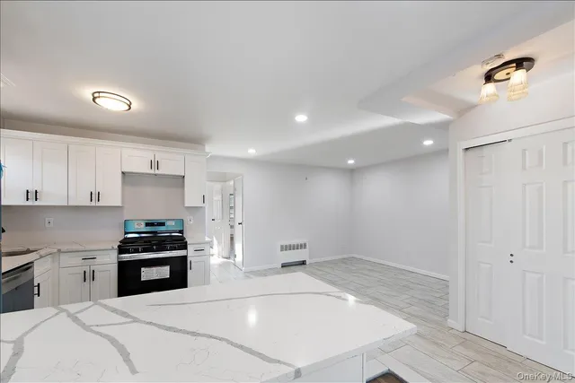 $929,999 | 3511 Mc Owen Avenue | Eastchester