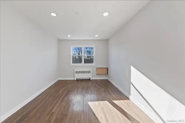 $929,999 | 3511 Mc Owen Avenue | Eastchester