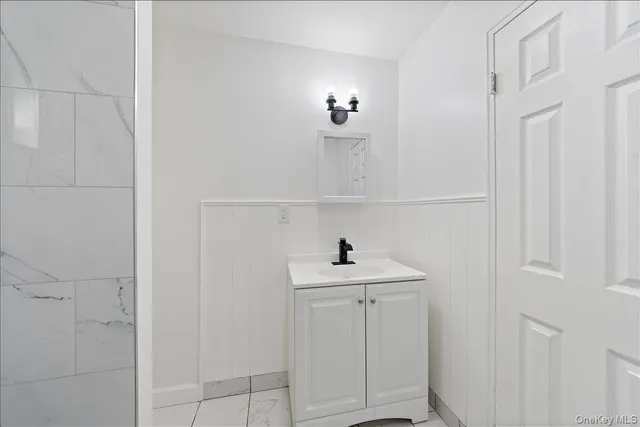 $929,999 | 3511 Mc Owen Avenue | Eastchester