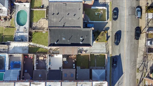 $929,999 | 3511 Mc Owen Avenue | Eastchester