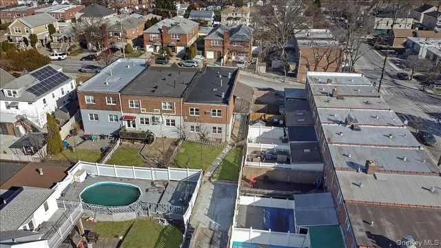 $929,999 | 3511 Mc Owen Avenue | Eastchester