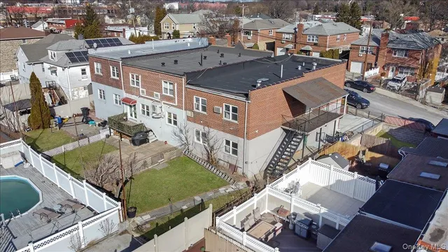 $929,999 | 3511 Mc Owen Avenue | Eastchester