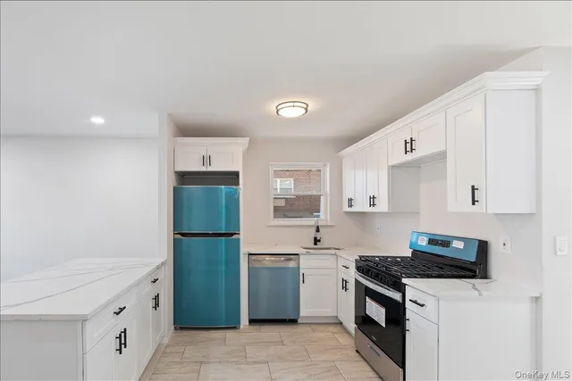 $929,999 | 3511 Mc Owen Avenue | Eastchester