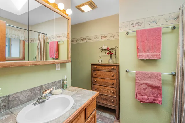 $540,000 | 3802 Bissell Road, Gifford, WA 99131