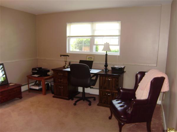 27 Arlington Road, Unit 21 Woburn, MA 01801 - Photo 9 of 15 Gallery Image 9