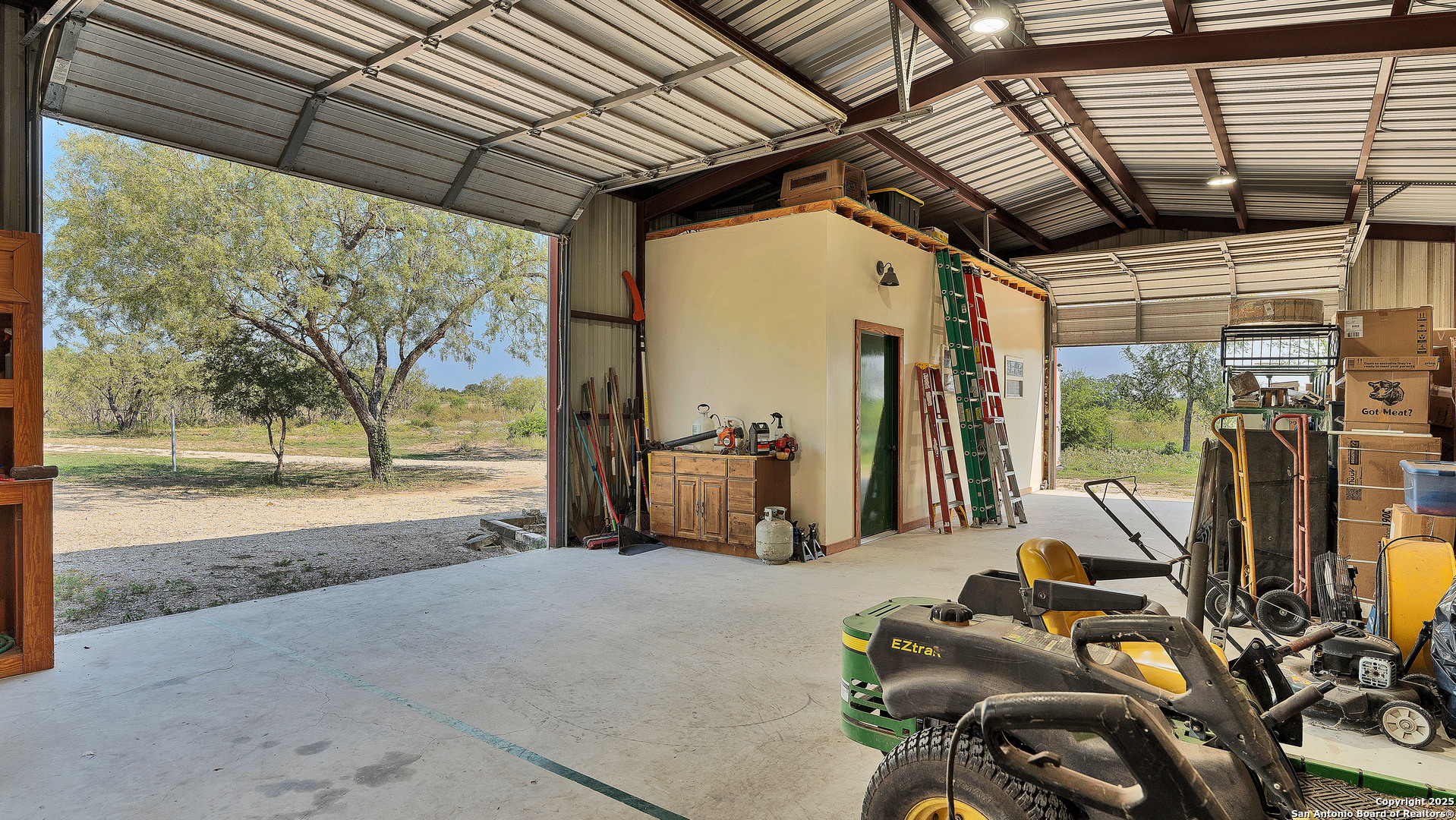 475 Jackson Road Kingsbury, TX 78638 - Photo 44 of 44 a view of a room with gym equipment