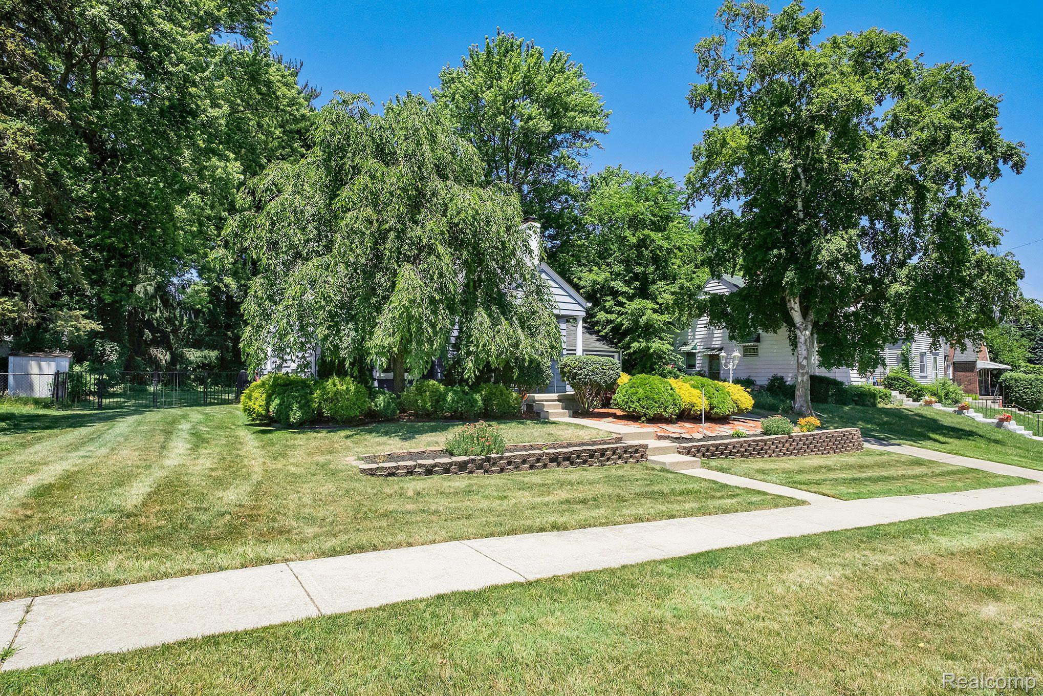 25366 Graham Road Redford, MI 48239 - Photo 3 of 25 Street View of House - 3