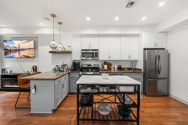 $669,000 | 307 1st Street, Unit 2, Hoboken, NJ 07030