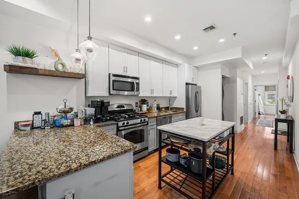$669,000 | 307 1st Street, Unit 2, Hoboken, NJ 07030