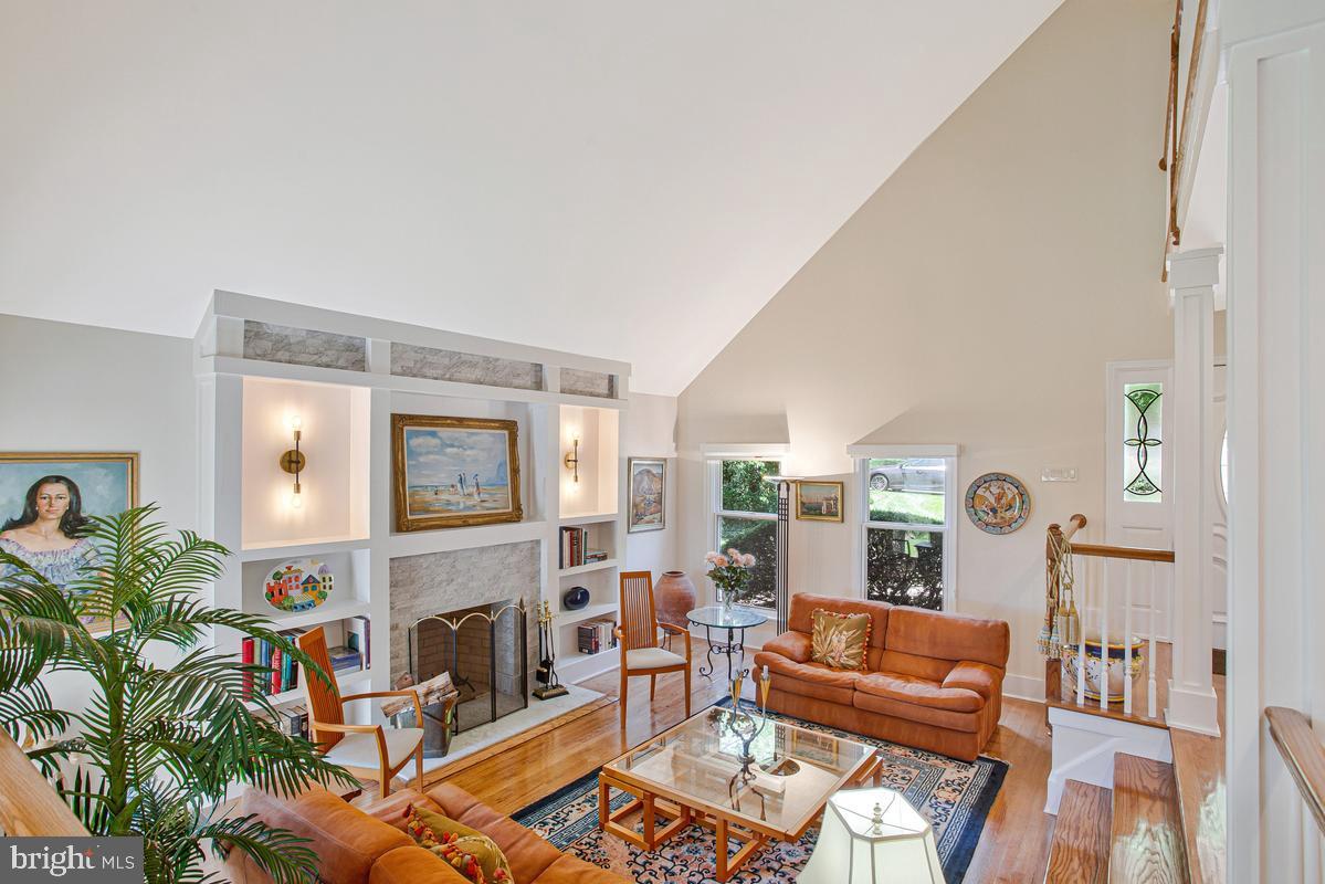 980 South River Landing Road Edgewater, MD 21037 - Photo 7 of 76 Living Room