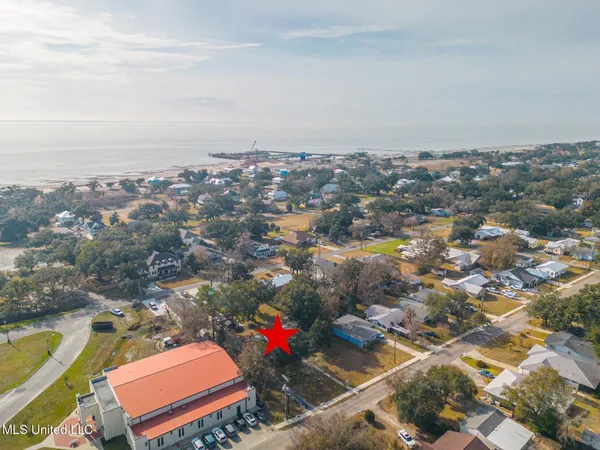 $2,850 | 419 East 2nd Street, Long Beach, MS 39560
