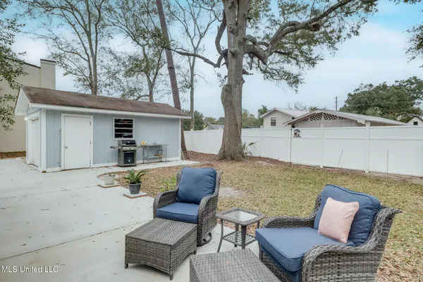 $2,850 | 419 East 2nd Street, Long Beach, MS 39560