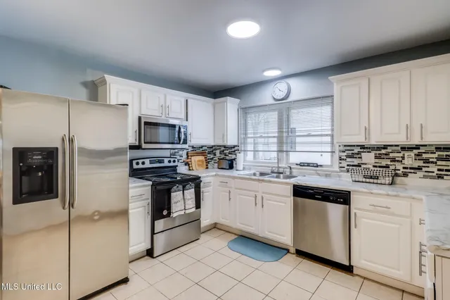 $2,900 | 419 East 2nd Street, Long Beach, MS 39560